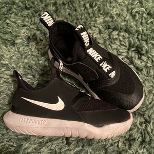 Nike Flex Runner Size 9 toddler
